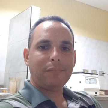 Click for Alejandro85100 profile