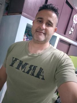 Click for Charly85 profile