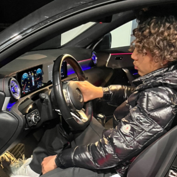 Click for Daniel profile