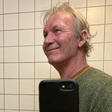 Click for Danish profile