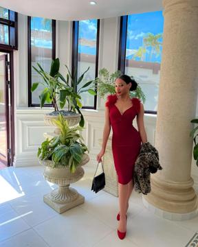 Click for Elaine_Isabel006 profile