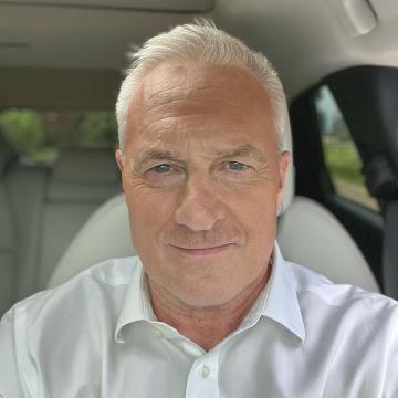 Click for Jeffery098 profile