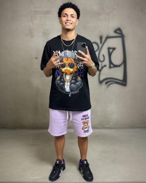 Click for ManuFM profile