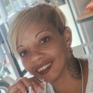 Click for Mia39 profile