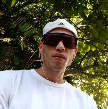 Click for Ronnie profile