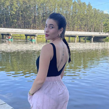 Click for karlita03 profile