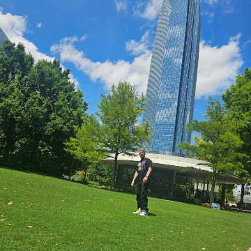 Click for xoxo profile