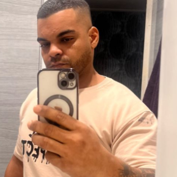 Click for yosmel profile